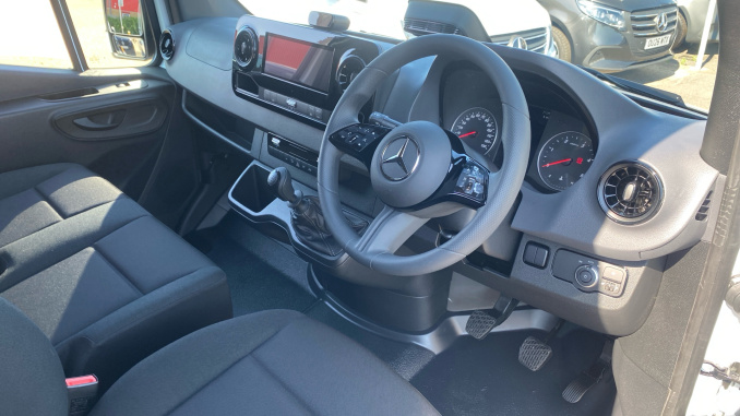 Mercedes-Benz Sprinter 315Cdi L2 Diesel Rwd 3.5t H2 Pro Van 9G-Tronic - Image 3